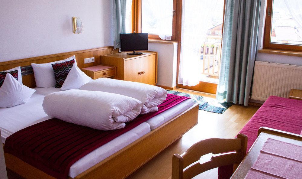 Collina Hotel Garni Nauders Exterior photo