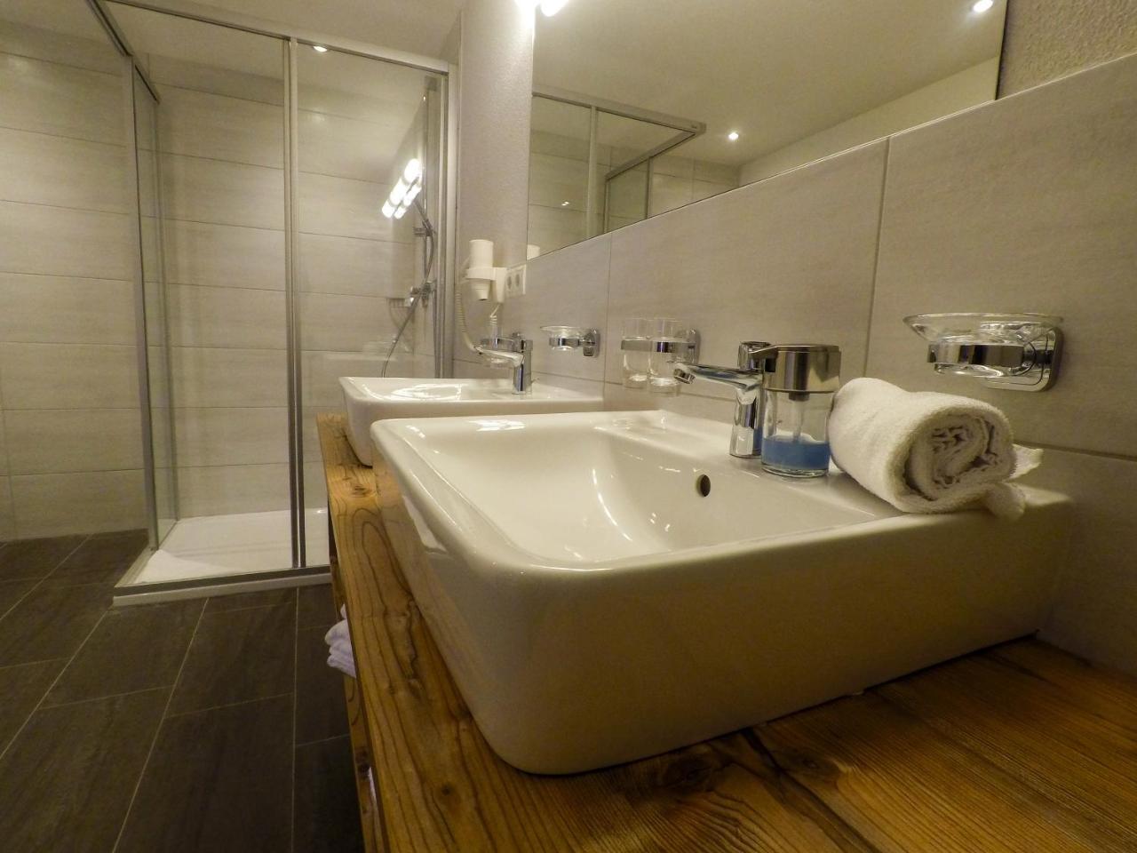 Collina Hotel Garni Nauders Exterior photo