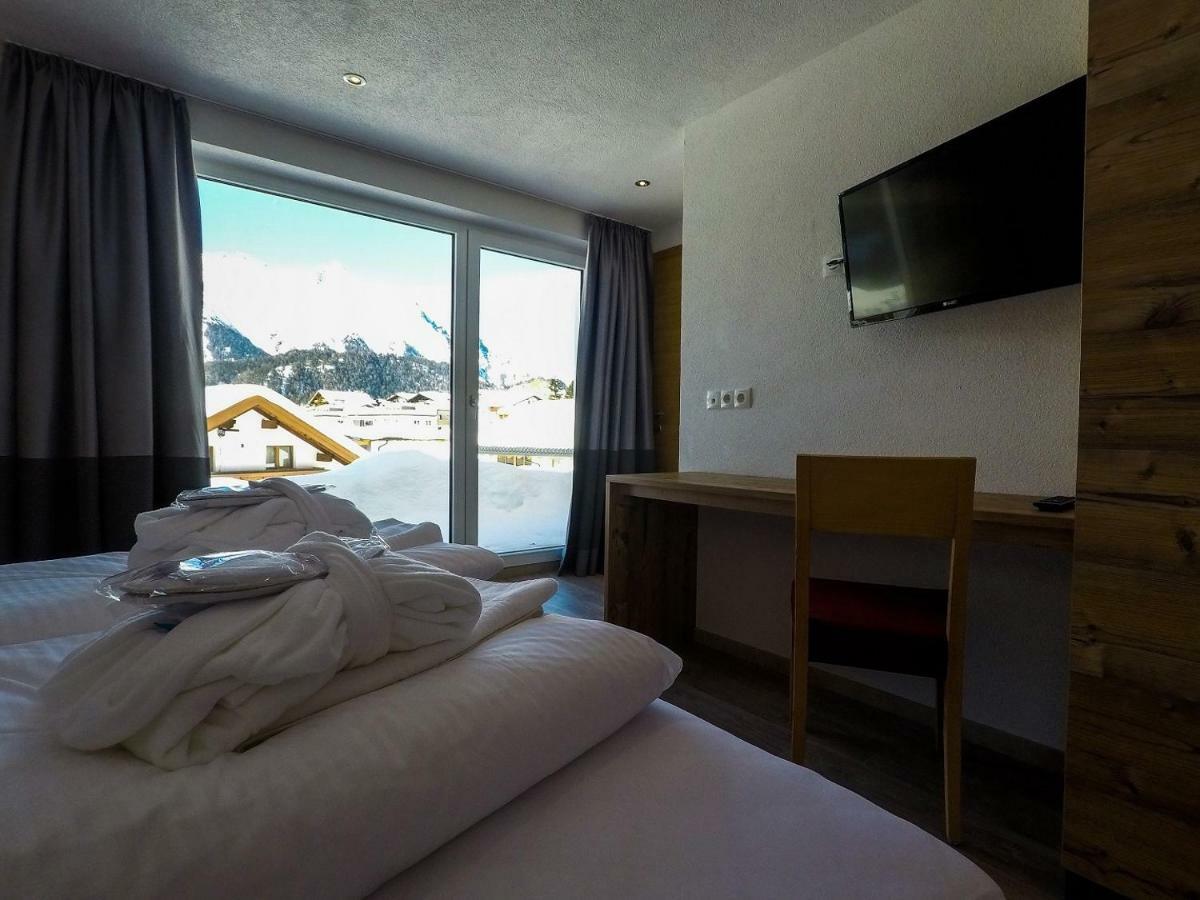 Collina Hotel Garni Nauders Exterior photo
