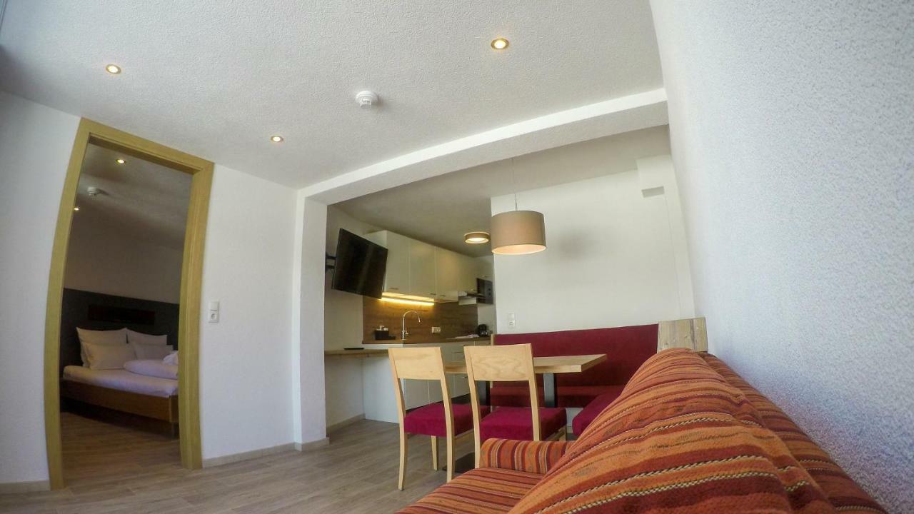 Collina Hotel Garni Nauders Exterior photo