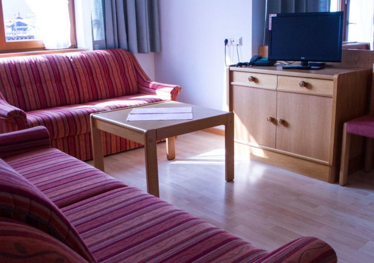 Collina Hotel Garni Nauders Exterior photo
